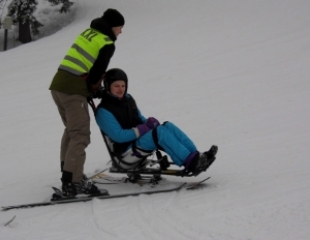 Pirmie mēģinājumi slēpot 