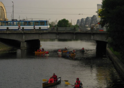 Kanoe laivu brauciens Rīgas kanālā